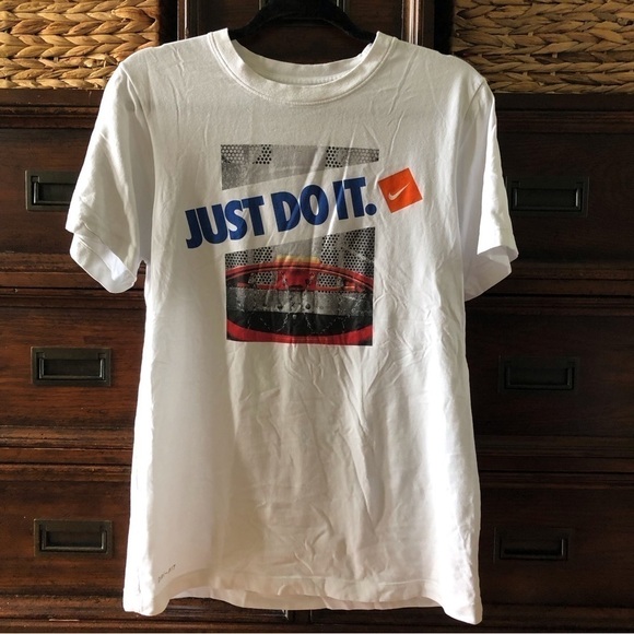 Nike white basketball short sleeve graphic tee in size S - Picture 1 of 6